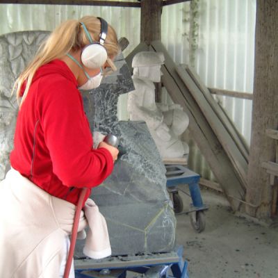 freies Arbeiten nach einem Modell in Naturstein Nicola Bohnen Steinbildhauermeisterin
