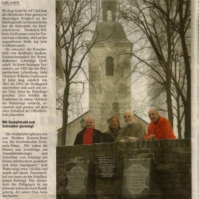 Paukers Platte steht im Schulhof